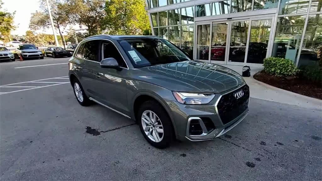 Thumbnail: 2023 Audi Q5 - 3