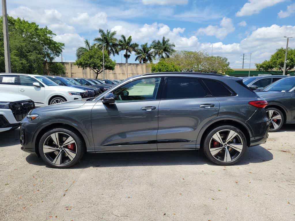 Thumbnail: 2026 Audi SQ5 - 5