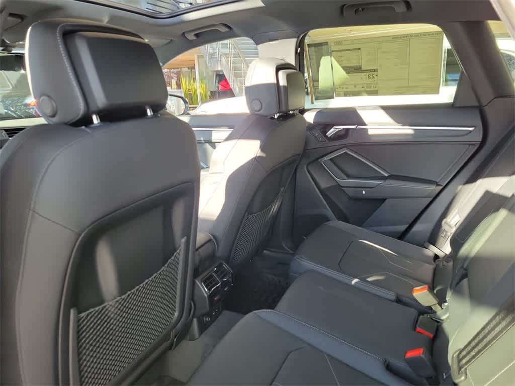 Thumbnail: 2025 Audi Q3 - 12