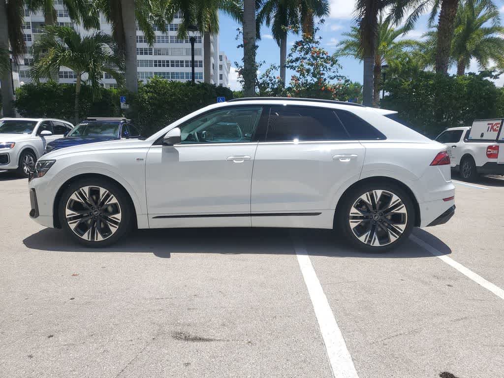 Thumbnail: 2025 Audi Q8 - 3