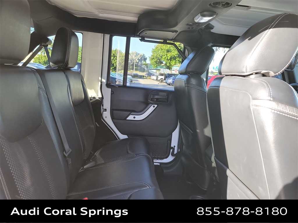 Thumbnail: 2015 Jeep Wrangler - 21