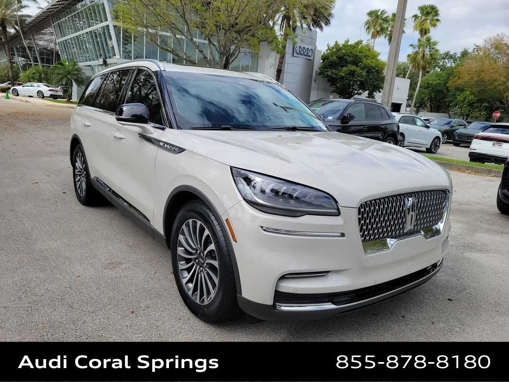 Thumbnail: 2023 Lincoln Aviator - 2
