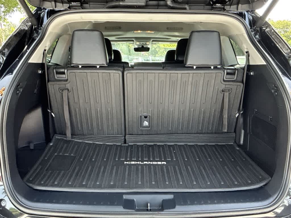 2024 Toyota Highlander XLE 33