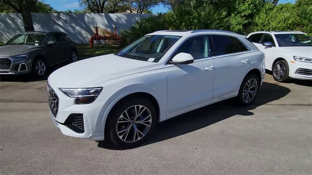 Thumbnail: 2025 Audi Q8 - 4