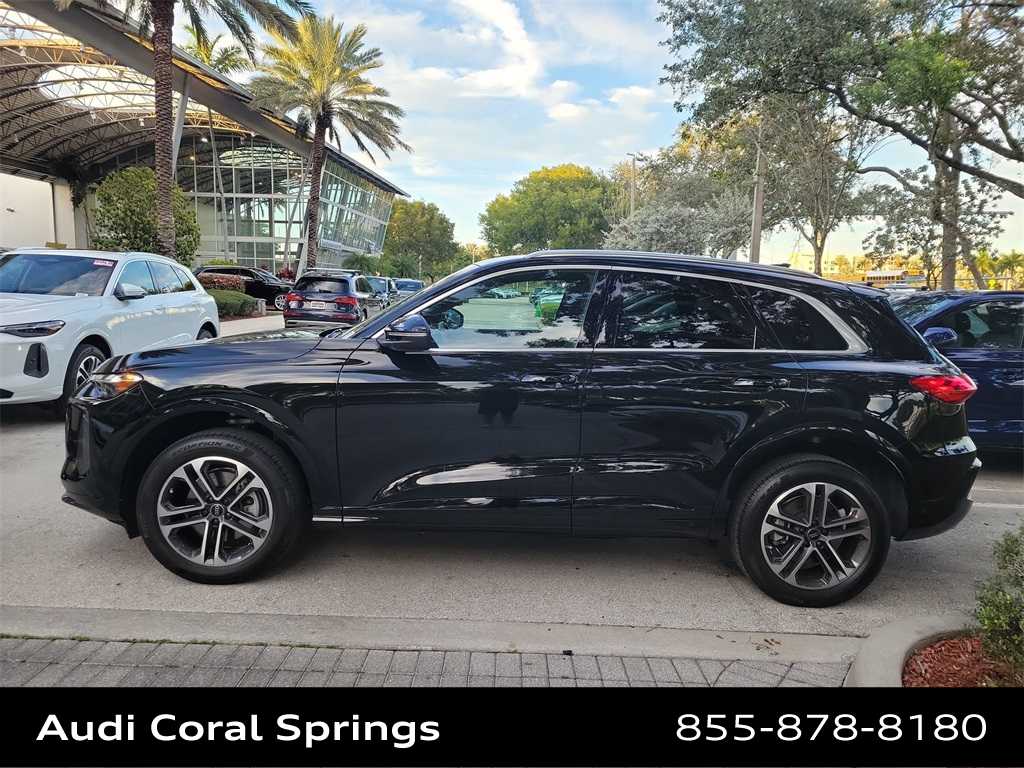 Thumbnail: 2025 Audi Q5 - 11