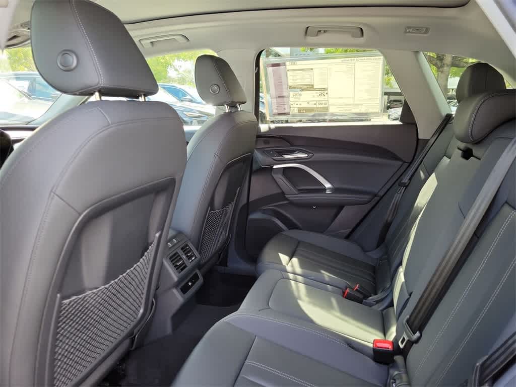 Thumbnail: 2025 Audi Q5 - 12