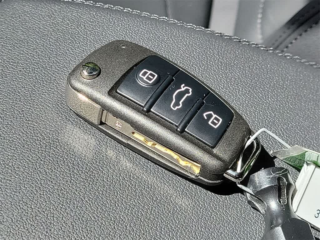 Thumbnail: 2025 Audi Q3 - 28