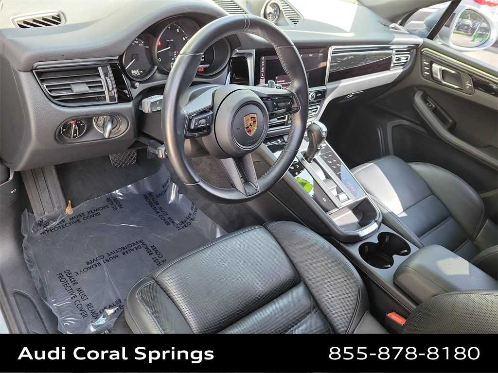 Thumbnail: 2023 Porsche Macan - 2