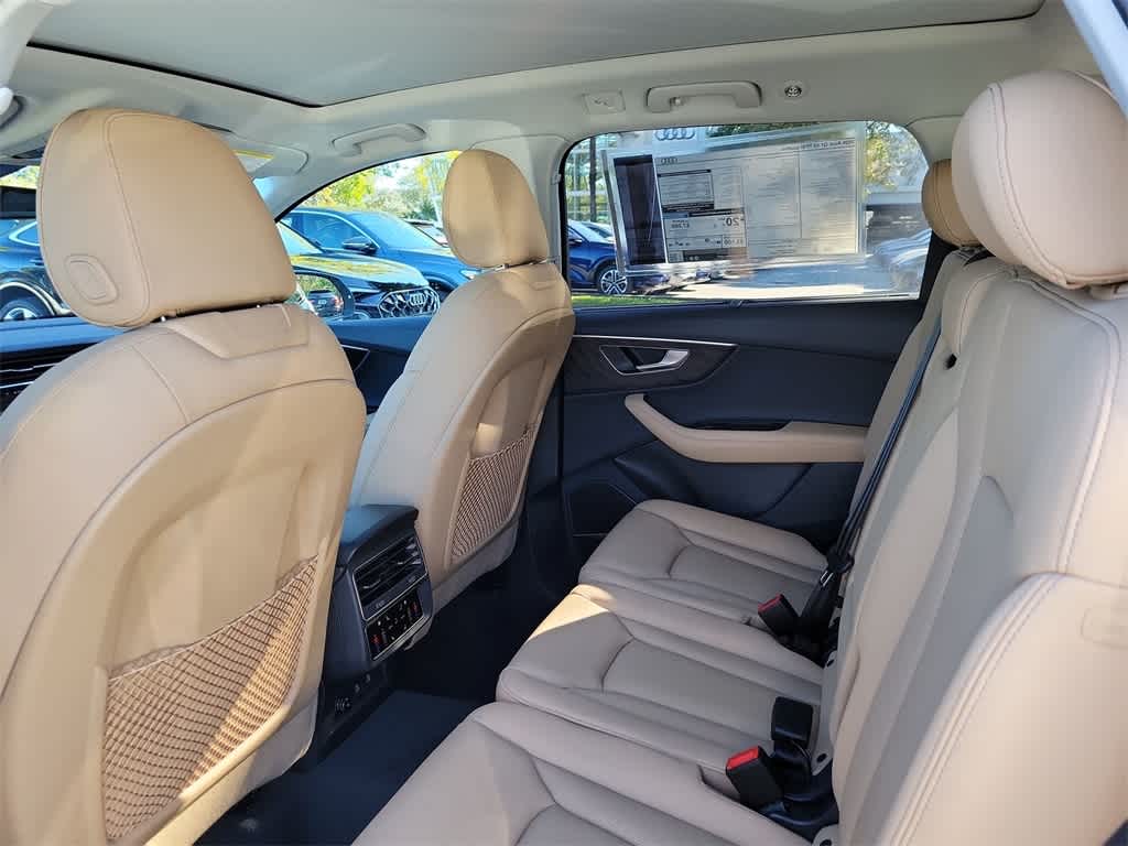 Thumbnail: 2026 Audi Q7 - 12