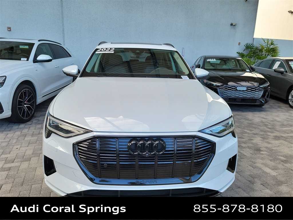 Thumbnail: 2022 Audi e-tron - 6