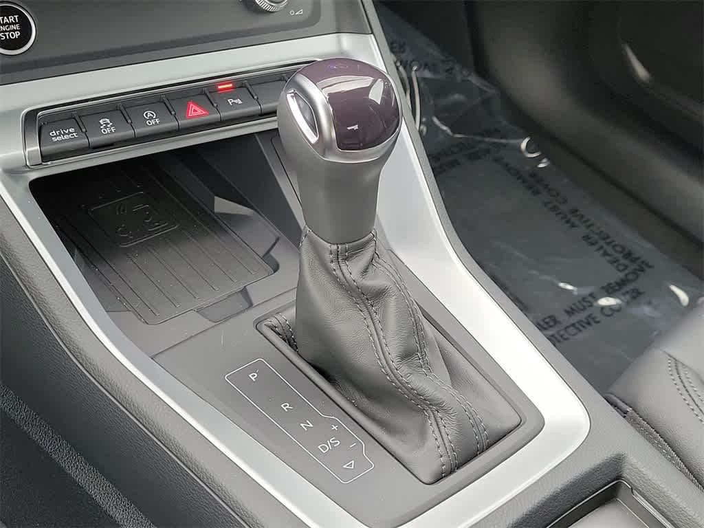 Thumbnail: 2025 Audi Q3 - 17