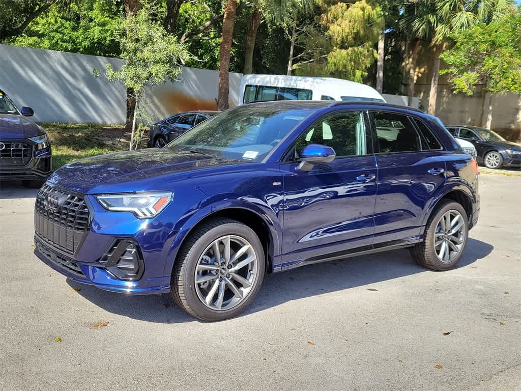 Thumbnail: 2025 Audi Q3 - 4