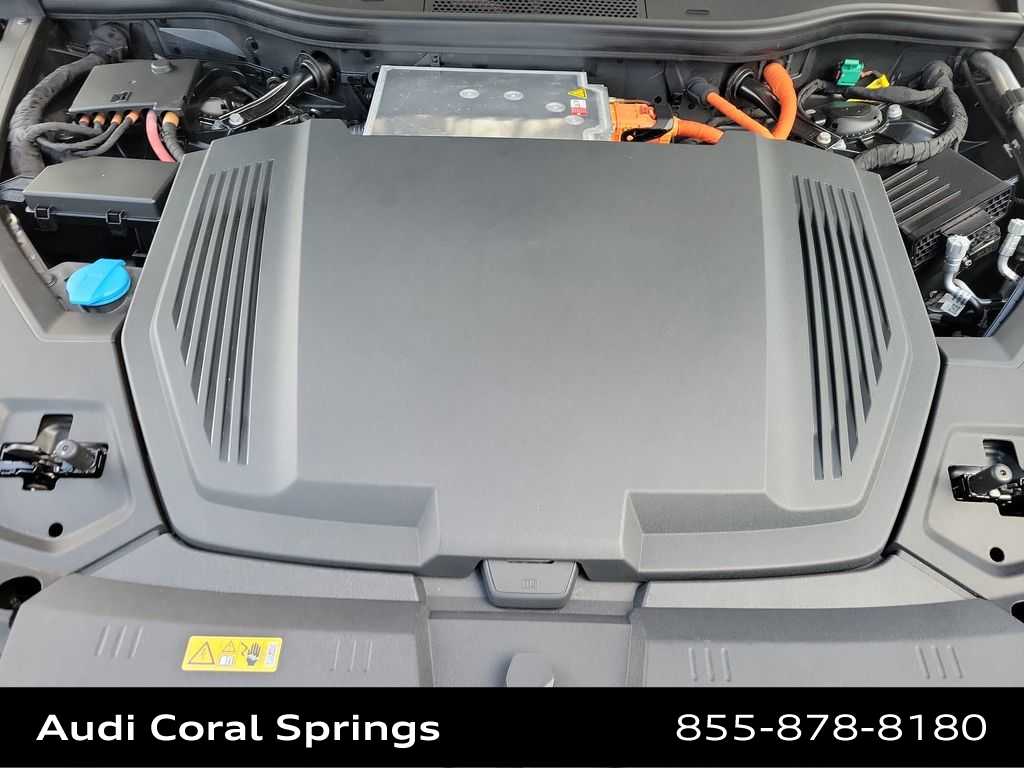 Thumbnail: 2019 Audi e-tron - 17