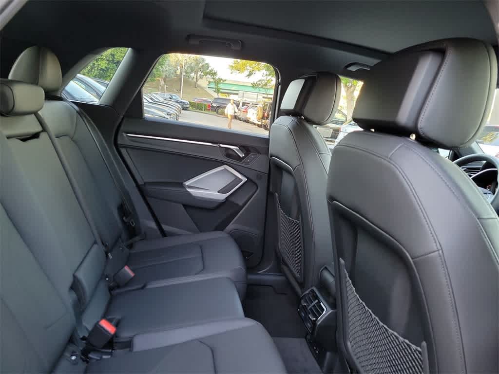 Thumbnail: 2025 Audi Q3 - 21