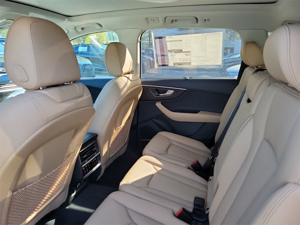 Thumbnail: 2026 Audi Q7 - 12