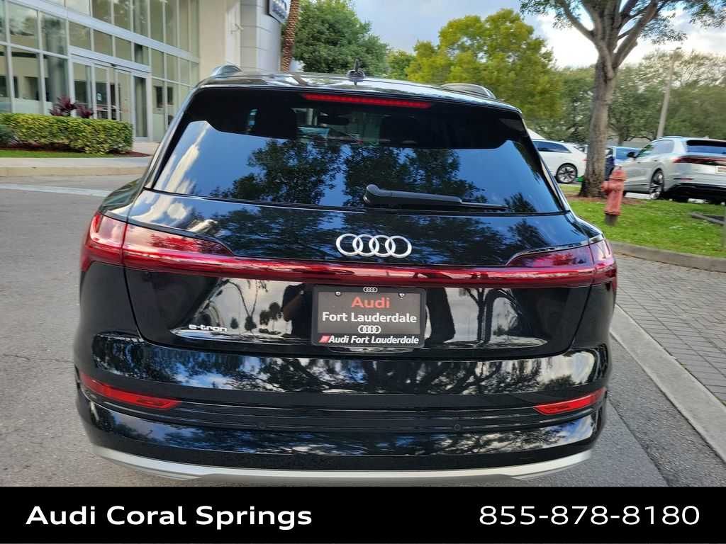 Thumbnail: 2019 Audi e-tron - 13