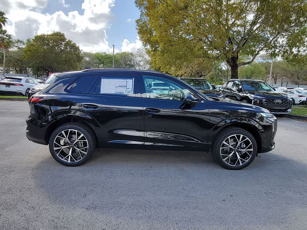 Thumbnail: 2026 Audi Q3 - 9