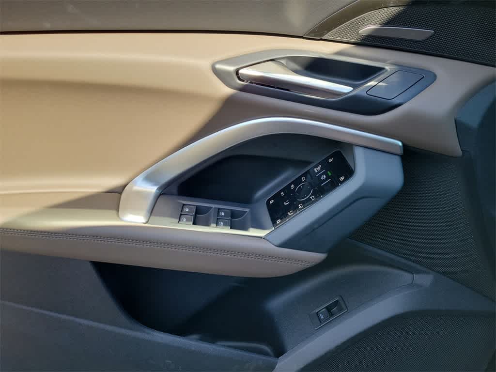 Thumbnail: 2025 Audi Q5 - 19