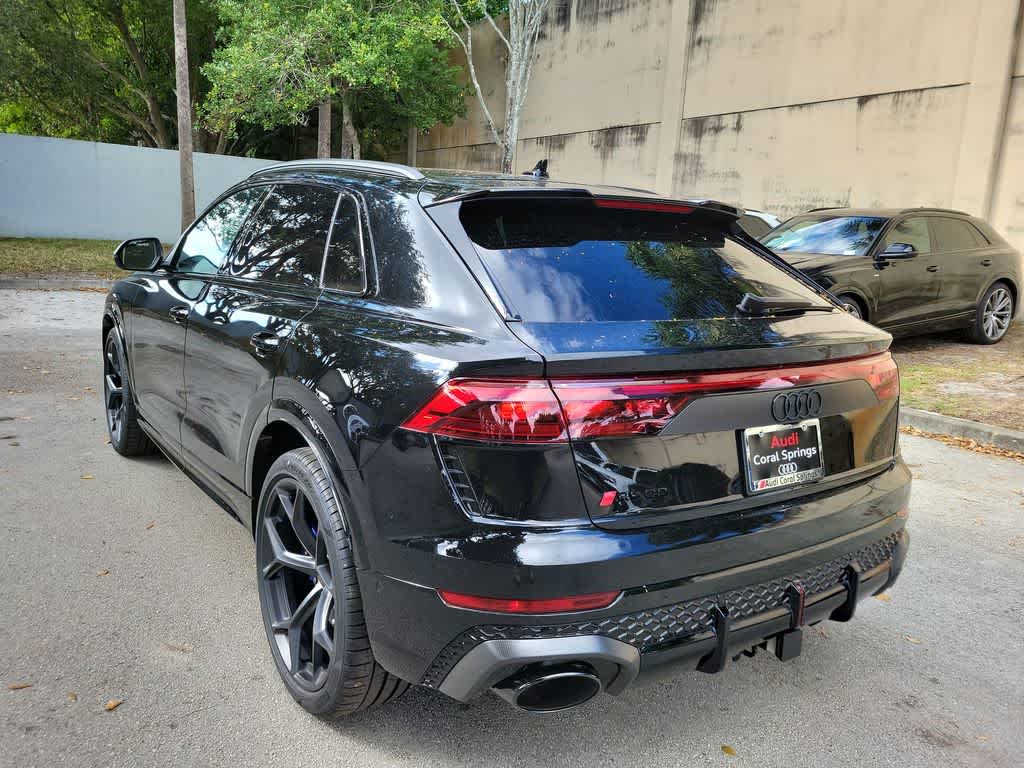 Thumbnail: 2026 Audi RS Q8 - 12