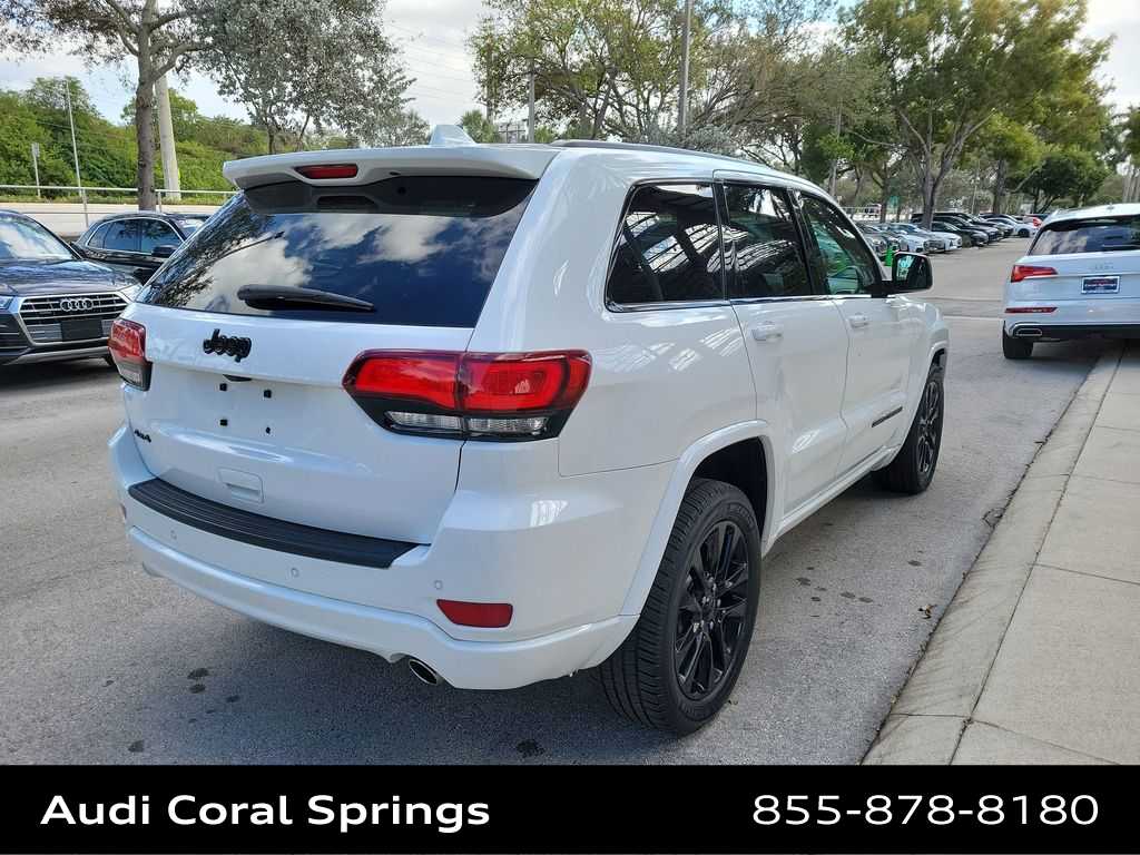 Thumbnail: 2019 Jeep Grand Cherokee - 8