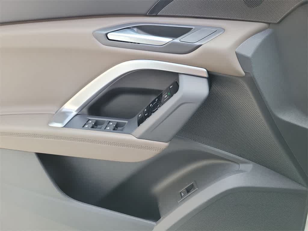 Thumbnail: 2025 Audi Q5 - 19