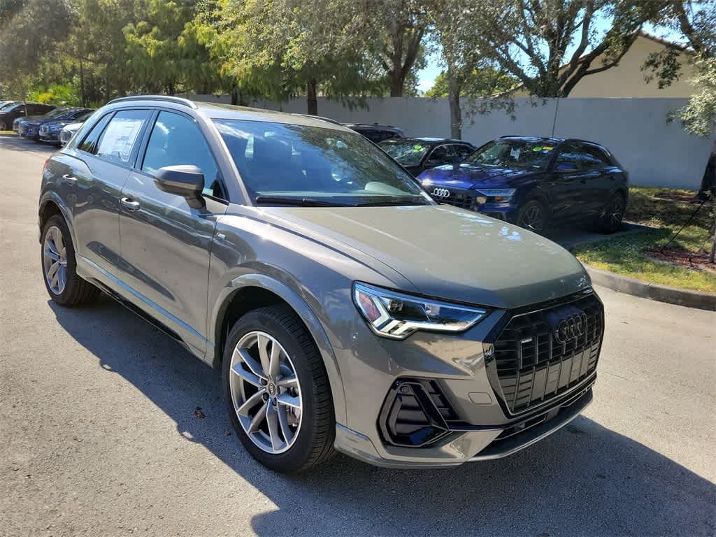 Thumbnail: 2025 Audi Q3 - 2