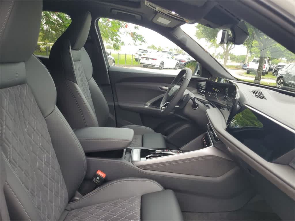 Thumbnail: 2025 Audi SQ5 - 22