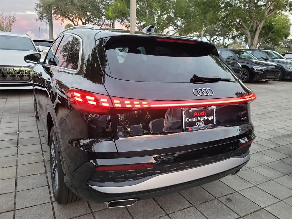 Thumbnail: 2025 Audi Q5 - 4