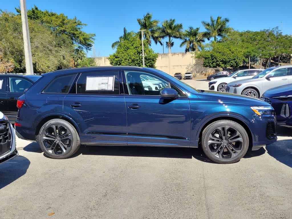 Thumbnail: 2026 Audi Q7 - 9