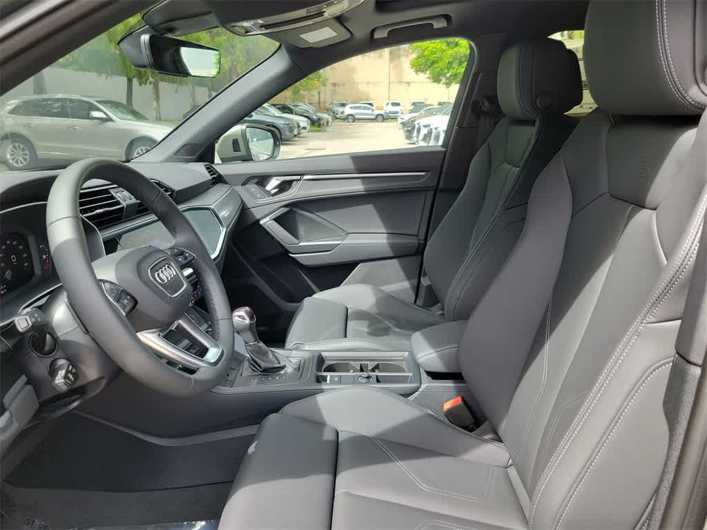 Thumbnail: 2025 Audi Q3 - 11