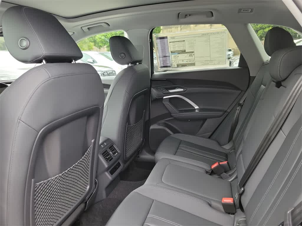 Thumbnail: 2025 Audi Q5 - 12