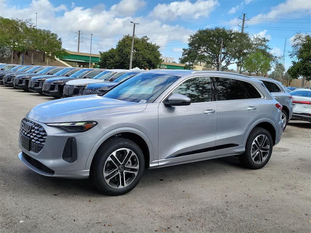 Thumbnail: 2025 Audi Q5 - 4