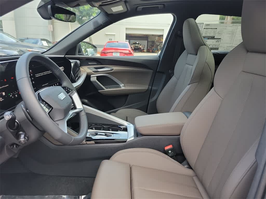 Thumbnail: 2025 Audi Q5 - 11