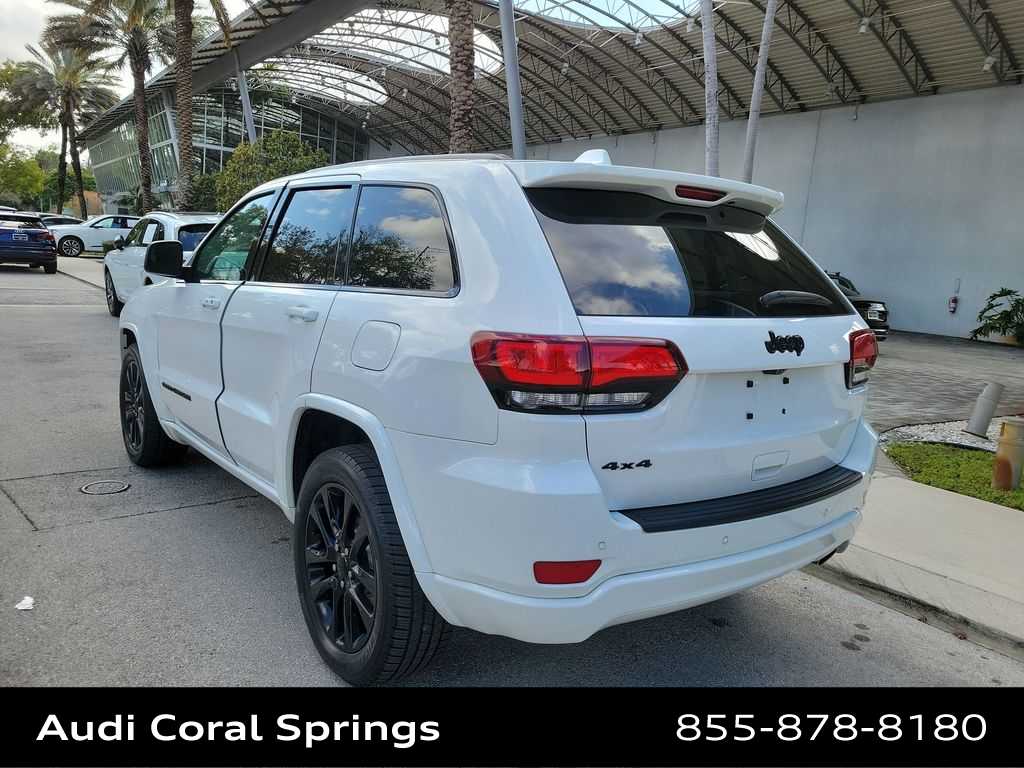 Thumbnail: 2019 Jeep Grand Cherokee - 12