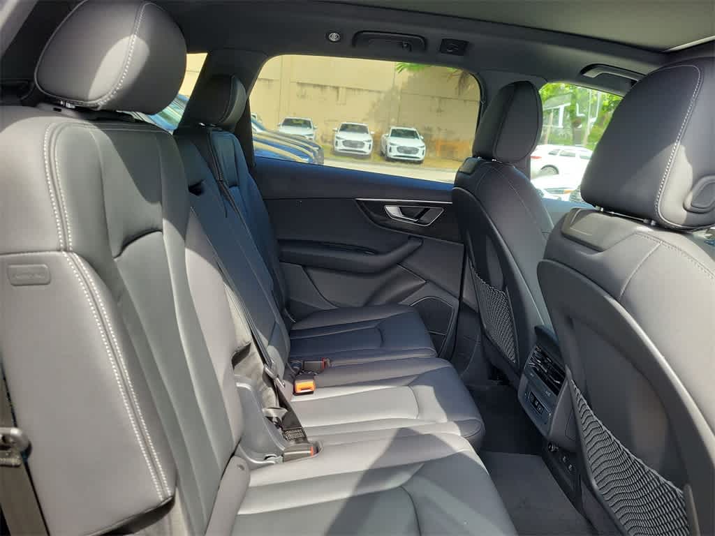 Thumbnail: 2026 Audi Q7 - 13