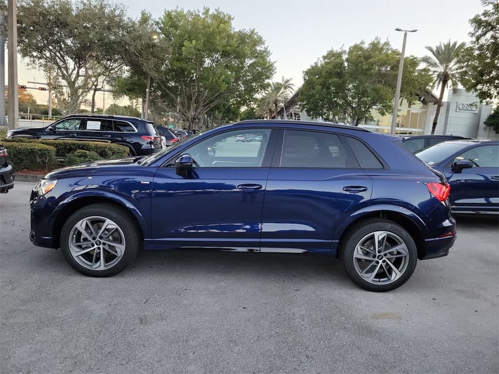 Thumbnail: 2025 Audi Q3 - 11