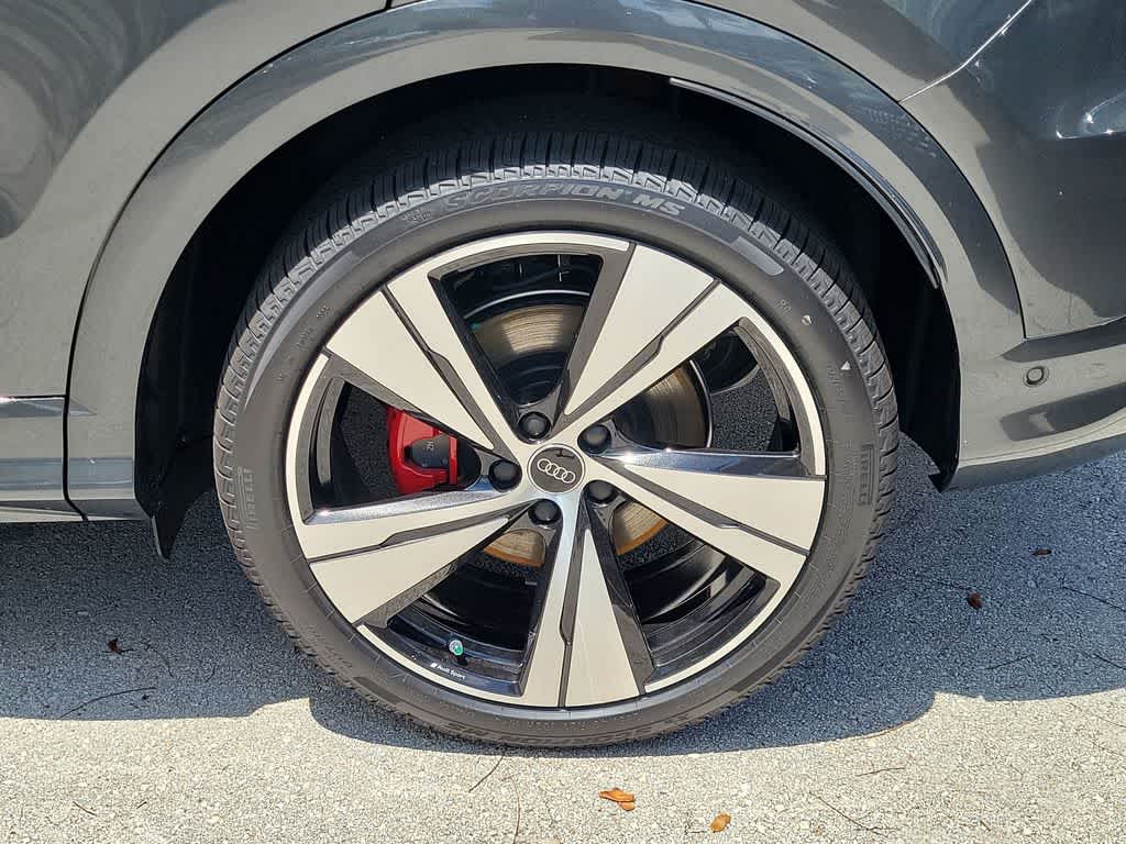 Thumbnail: 2026 Audi SQ5 - 16