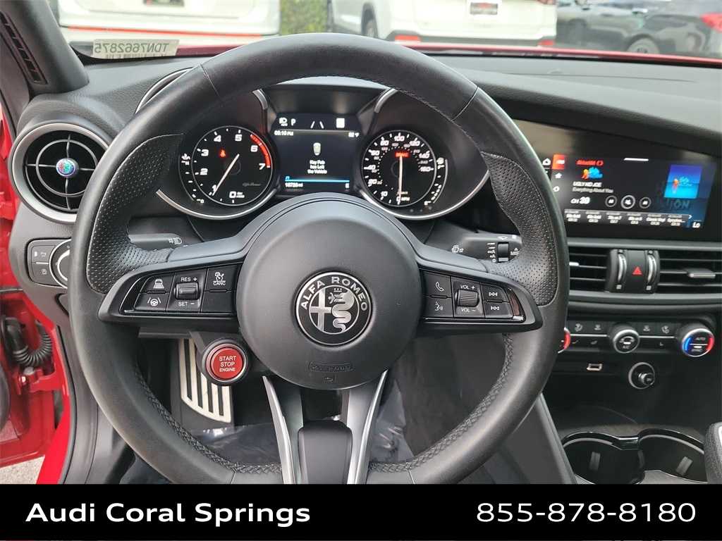 Thumbnail: 2022 Alfa Romeo Giulia - 15