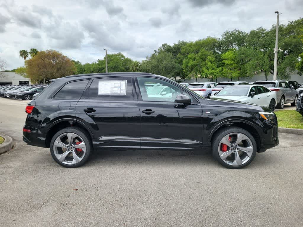 Thumbnail: 2026 Audi Q7 - 9