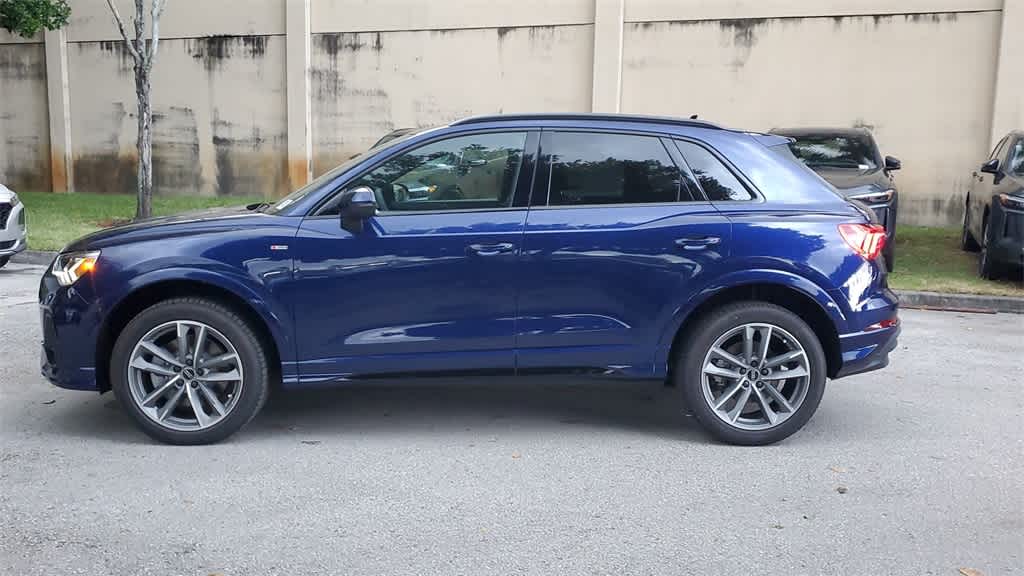 Thumbnail: 2025 Audi Q3 - 11