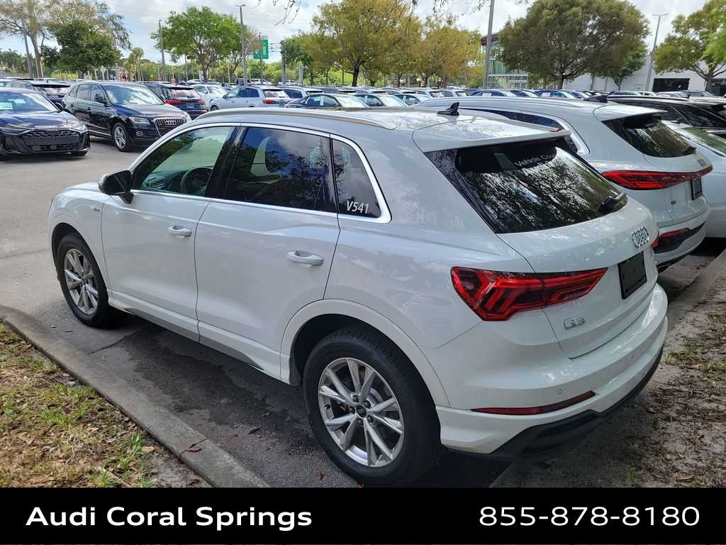 Thumbnail: 2025 Audi Q3 - 16