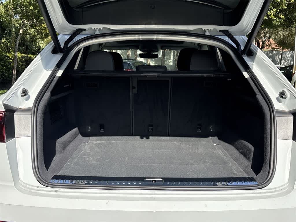 Thumbnail: 2025 Audi Q8 - 33