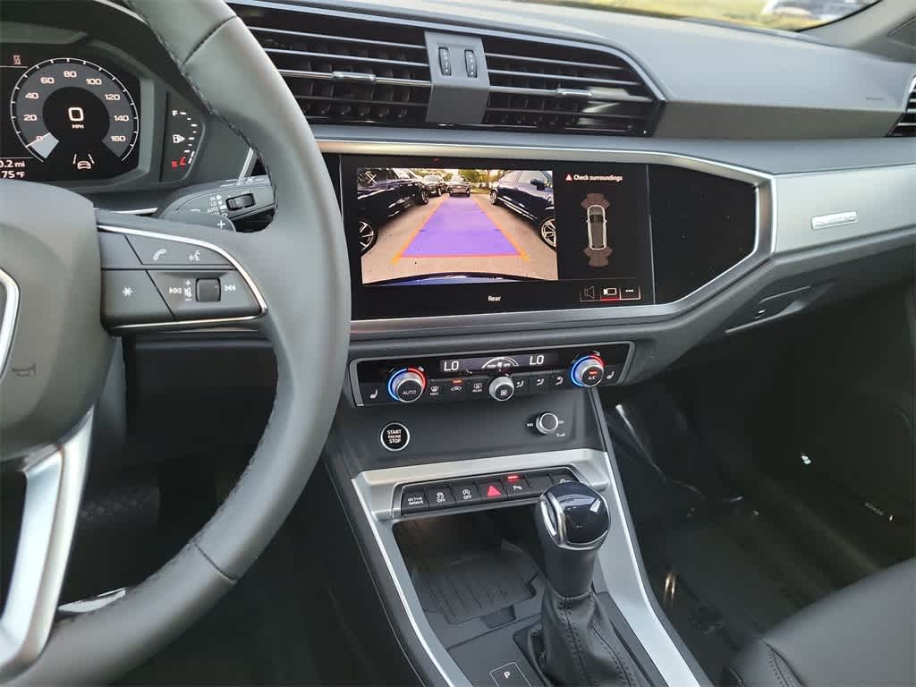 Thumbnail: 2025 Audi Q3 - 24