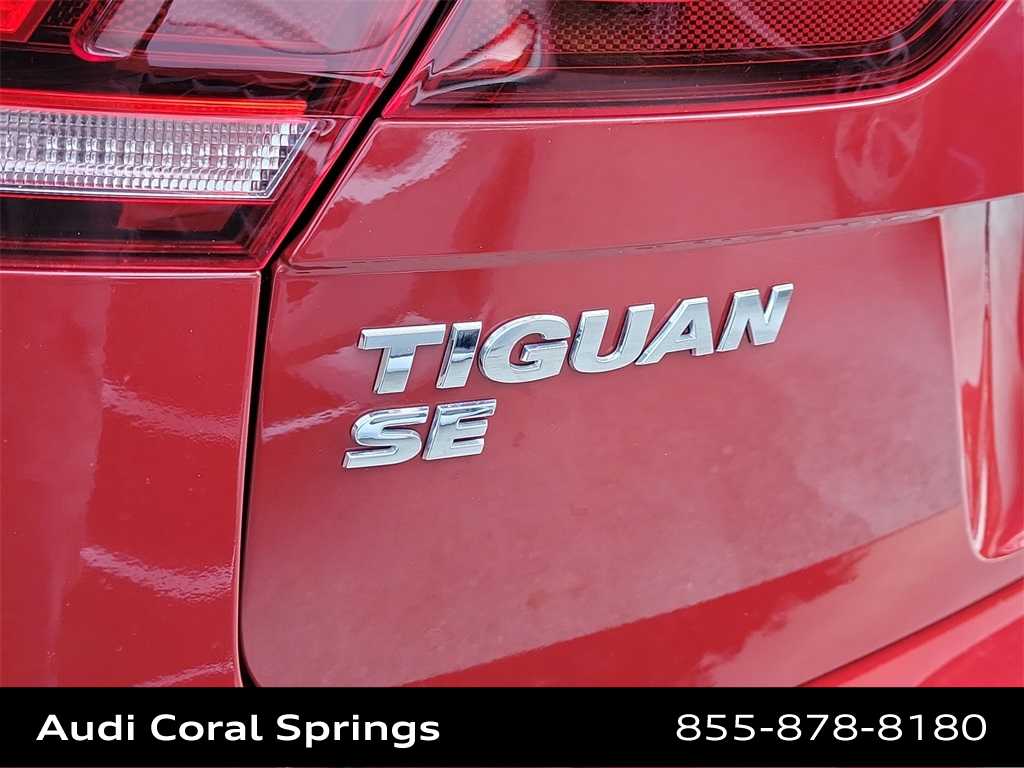 Thumbnail: 2021 Volkswagen Tiguan - 7