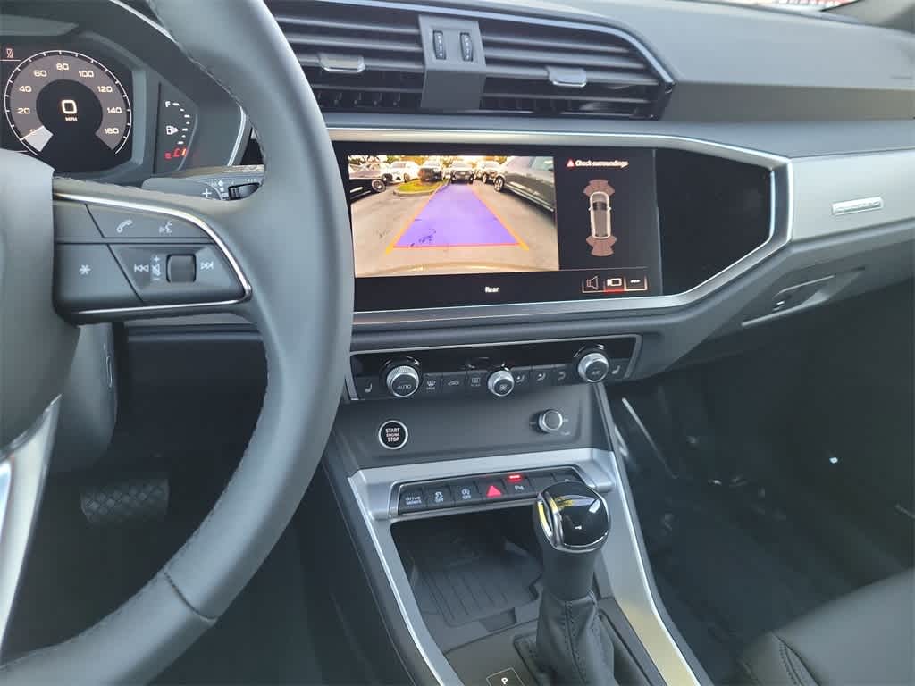 Thumbnail: 2025 Audi Q3 - 24