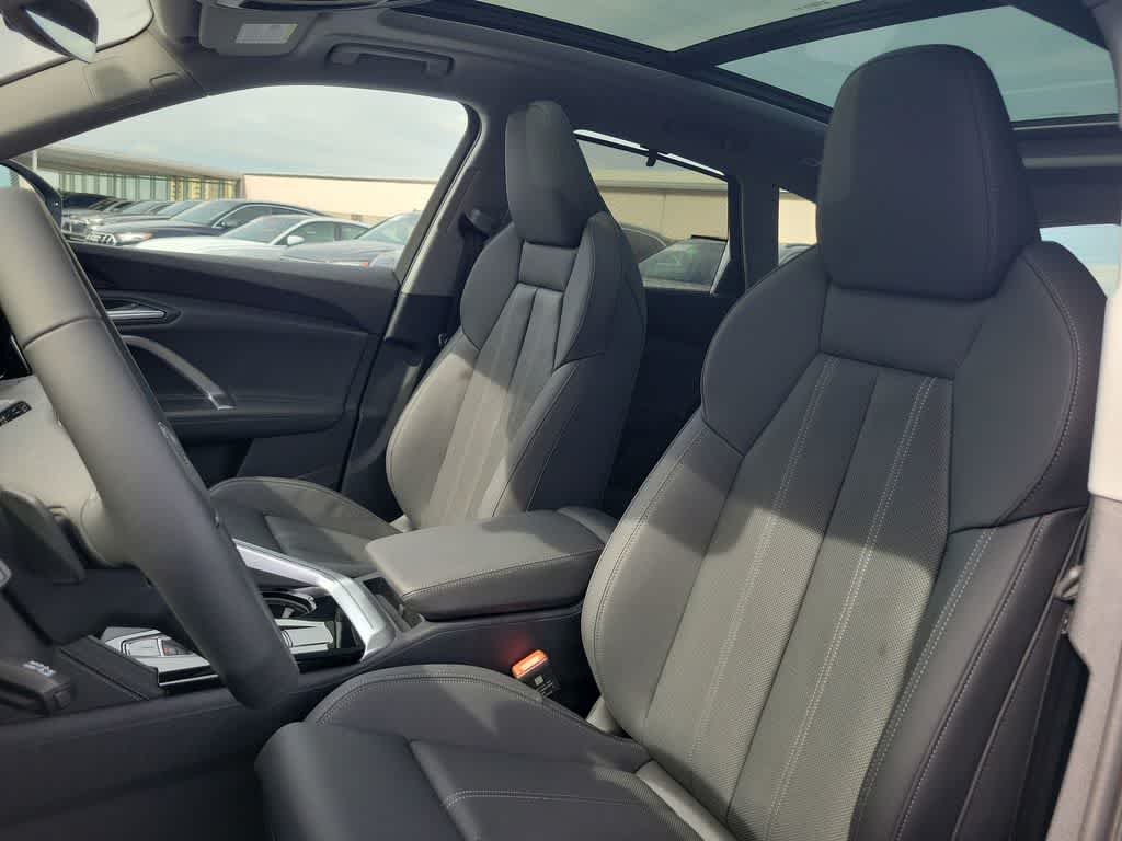 Thumbnail: 2025 Audi Q5 - 15