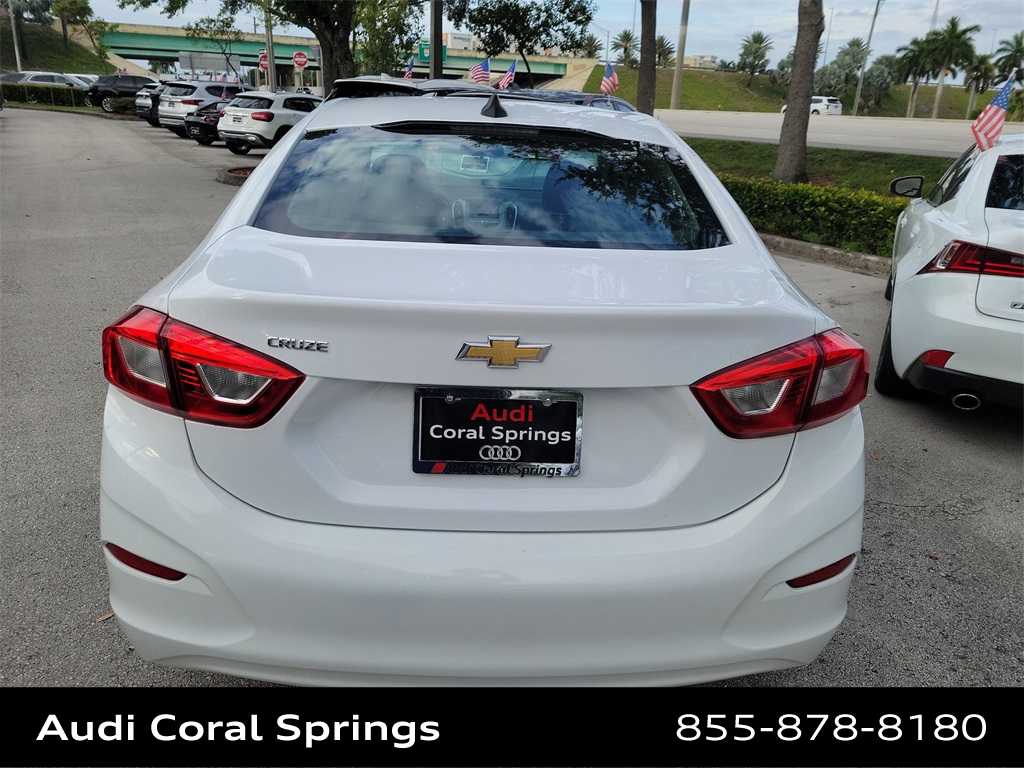 Thumbnail: 2018 Chevrolet Cruze - 5