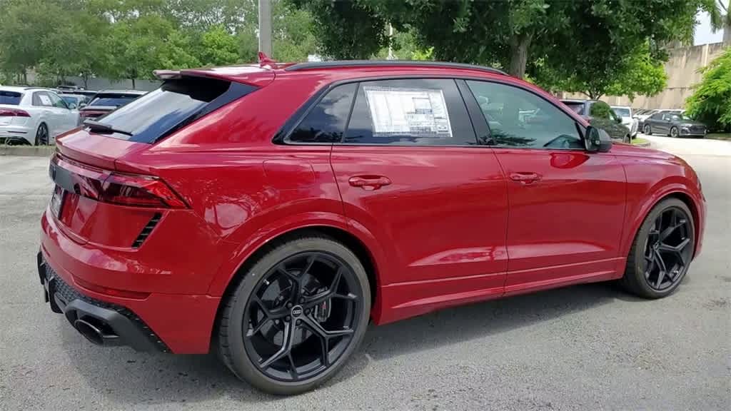 Thumbnail: 2025 Audi RS Q8 - 8