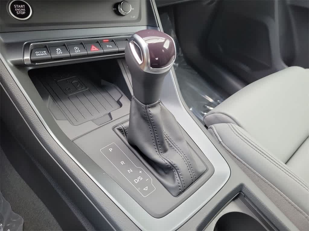 Thumbnail: 2025 Audi Q3 - 17