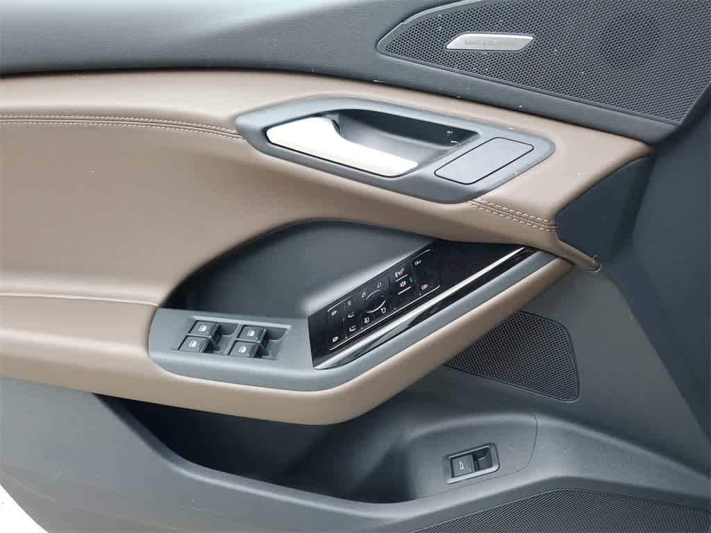 2025 Audi Q6 e-tron Premium Plus 27